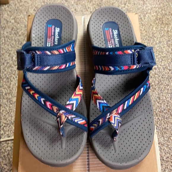 womens sketchers slippers